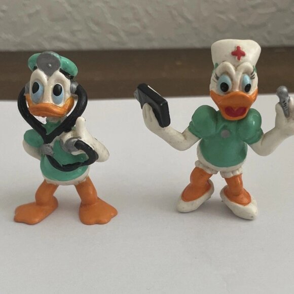 Walt Disney Vintage Donald & Daisy Duck PVC Toy Figures Dr. Donald Nurse Daisy - Picture 1 of 3